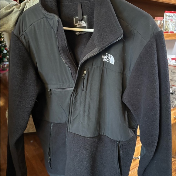 Men’s Northface winter jacket . Excellent shape . - Picture 3 of 4